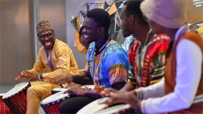 新华时评：真实亲诚浇灌中非友谊之树