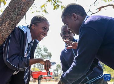 中企自来水项目造福博茨瓦纳居民