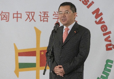 中国驻匈牙利大使龚韬走访匈中双语学校