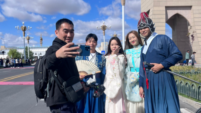 在中哈霍尔果斯国际边境合作中心感受出境游迅速升温