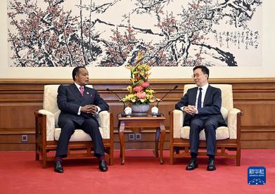 韩正会见外国客人