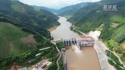 老挝青年在南欧江梯级水电站织就梦想与爱情