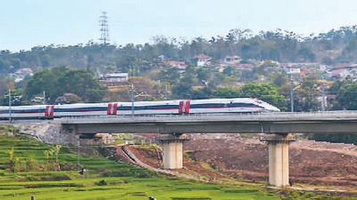 携手并进，让共赢蛋糕更大更甜