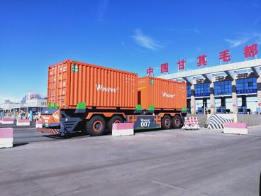 中蒙最大货运公路口岸甘其毛都过货量突破3000万吨