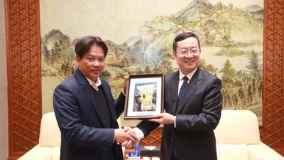 高翔会见柬埔寨王家研究院院长一行