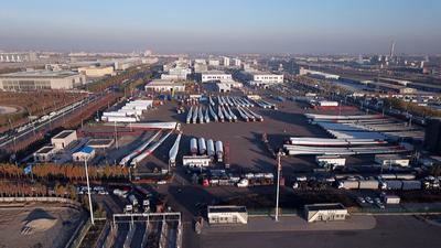 在霍尔果斯感受中国向西开放的旺盛活力