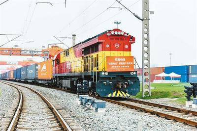 “丝路海运”新能源产品专列发车 助力推进港航贸一体化发展