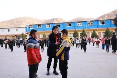 陕西榆林工行：情系留守儿童暖心关爱成长
