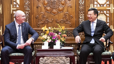 第五届世界媒体峰会丨傅华会见塔斯社社长孔德拉绍夫