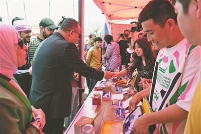 学在“一带一路”：讲好中国故事