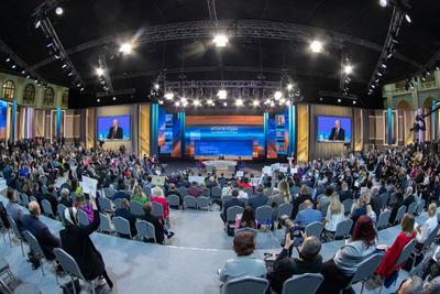 近两年来普京首次年度记者会+直播连线 这样谈俄中关系