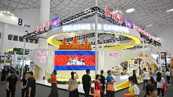 新华全媒+丨看好中国市场 国际展商冬交会上觅商机