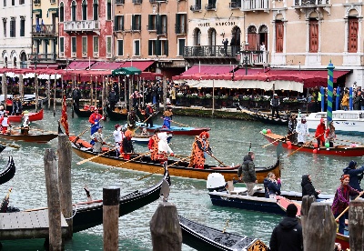 威尼斯拟实施新规 旅行团最多25人
