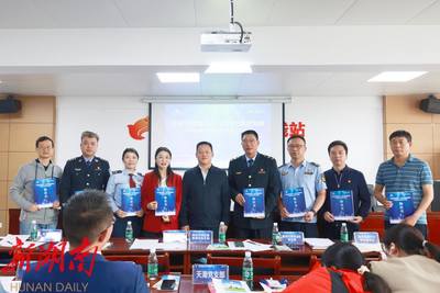 一切让市场回答——长沙县湘龙街道实施“党建慧治·湘龙好市”书记创新项目，把党建“软实力”转化为市场发展“硬实力”