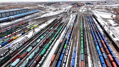 新年伊始 阿拉山口口岸中欧班列跑出“加速度”