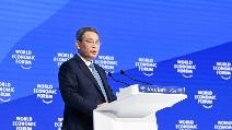 In Davos, Chinese premier shares view on tackling global challenges, understanding Chinese economy