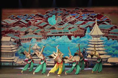 俄罗斯圣彼得堡千名中国留学生共迎新春