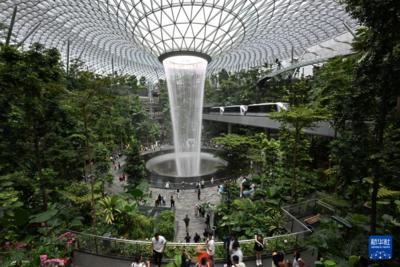 中国和新加坡签署互免持普通护照人员签证协定