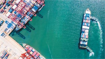 中哈（连云港）物流合作基地里的“马合江们”：“我相信‘一带一路’将改变世界”