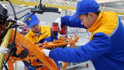 新疆首条面向中亚的摩托车生产线投产