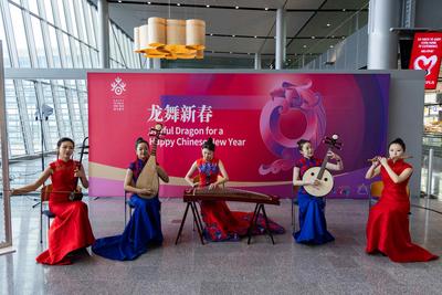 “欢乐春节”首次登陆芬兰三地