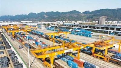 重庆国际班列跑出“加速度”