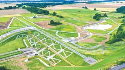 “新的防洪工程对这里的发展意义重大”