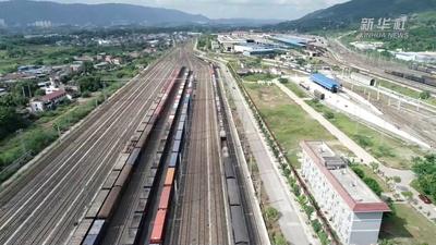 守护中欧班列的“心脏外科医生”