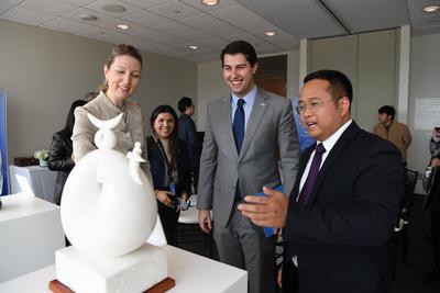 “中国白·德化瓷”国际巡展走进联合国