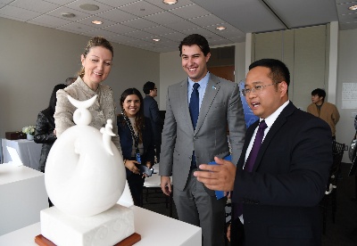 “中国白·德化瓷”国际巡展走进联合国