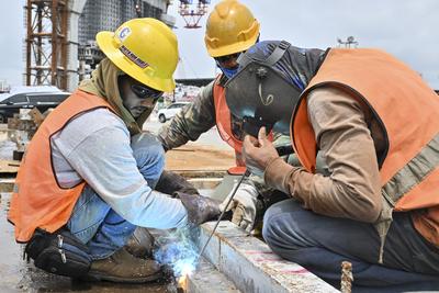 中企建造水上高架助马新两国互联互通