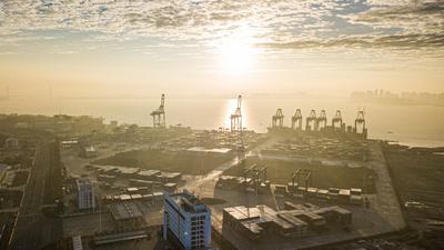 特写：诚挚的恳谈 开放的大门