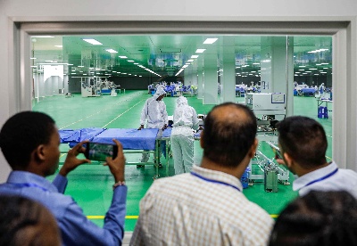 肯尼亚首家中国医疗器械工厂正式投入生产