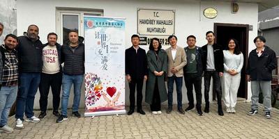 土耳其中国商人协会斋月期间向当地居民送温暖