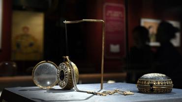 Exhibition jointly held by Palace Museum, Palace of Versailles opens in Beijing
