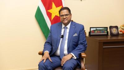 高端访谈丨“期待苏中各领域合作更上一层楼”——访苏里南总统单多吉