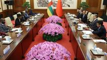 Chinese FM holds talks with Central African counterpart