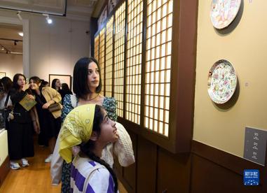 阿塞拜疆国家艺术博物馆举办中国艺术品专题展