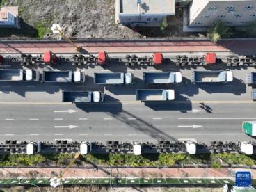 新疆塔城：中哈边城贸易忙
