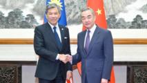 Chinese FM holds talks with Malaysian counterpart