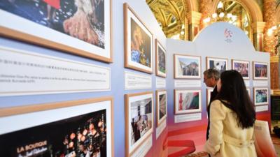 庆祝中法建交60周年图片展在巴黎举办