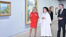 Peng Liyuan, French first lady visit Orsay Museum