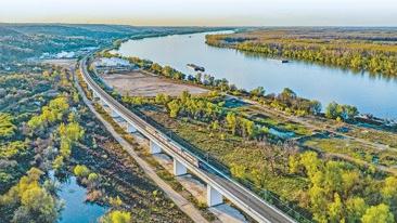 共同建设好、运营好匈塞铁路