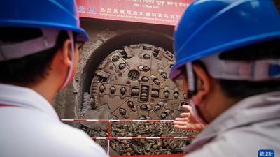 中企承建的尼泊尔最大引水隧道主体提前一年贯通