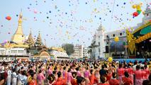 Chinese tourists plant trees during familiarization trip in Myanmar