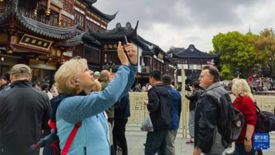 新华时评丨“你来我往”中拉紧中国与世界纽带