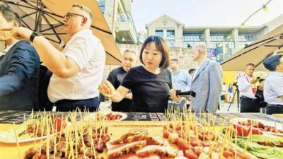 全国首个国际友城美食街在重庆开街