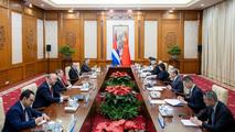 Chinese FM holds talks with Cuban president's special envoy