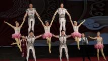 Chinese artists perform in Cambodia, attracting thousands of spectators