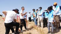 China's anti-desertification practice amazes international students